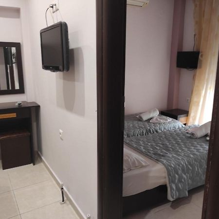 Hotel Louiza Paralía Exterior foto