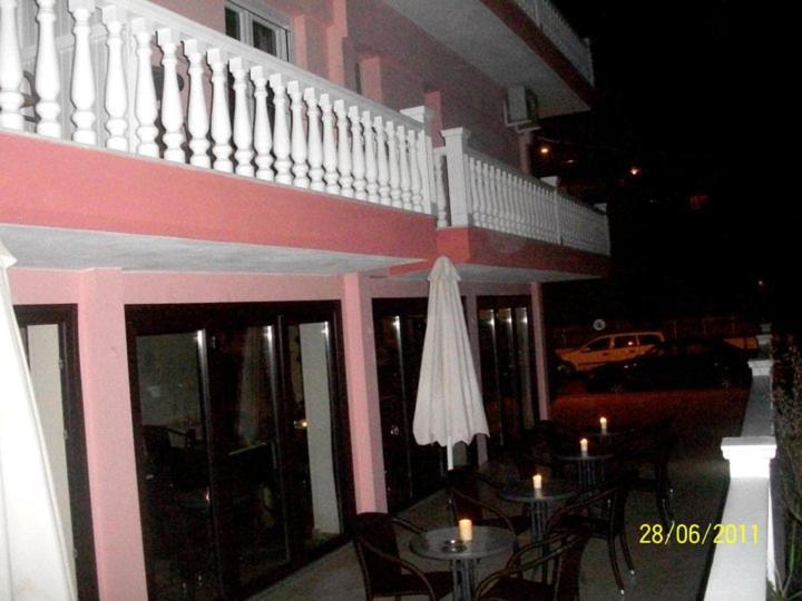 Hotel Louiza Paralía Exterior foto